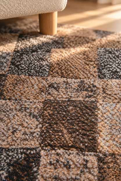 Tapis Azul Noisette à damier brun et taupe